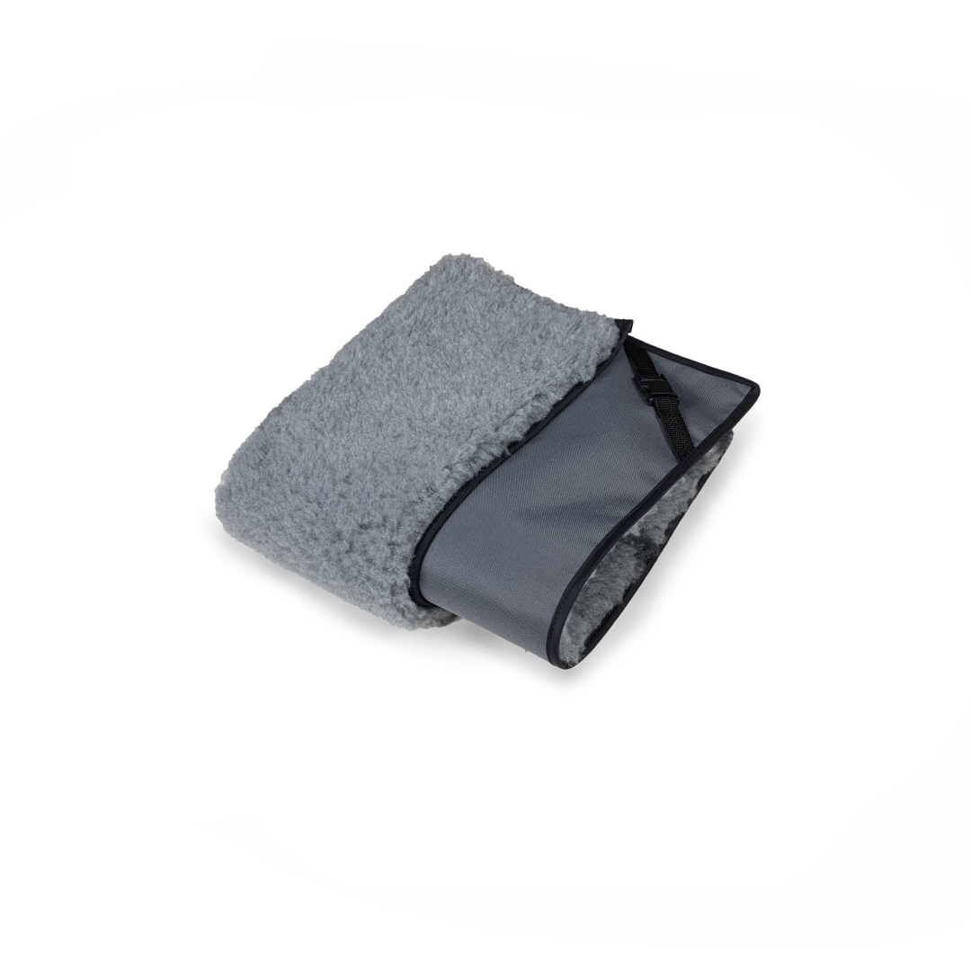 Graue Leinwand & grauer kuscheliger Topper