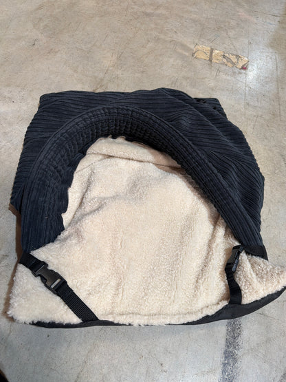 Kuscheltunnel in Schwarz und Grau