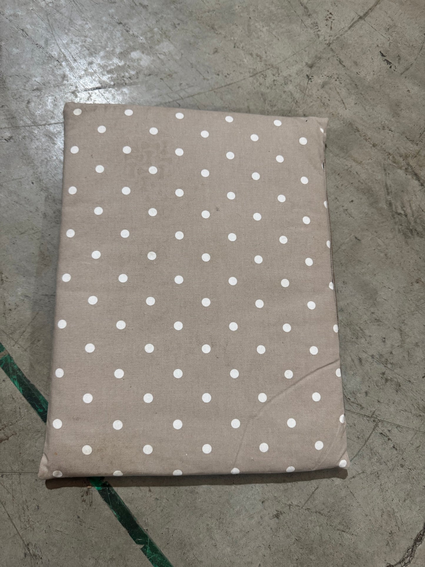 Beige Dotty Luxury Nest Pad Inner XS